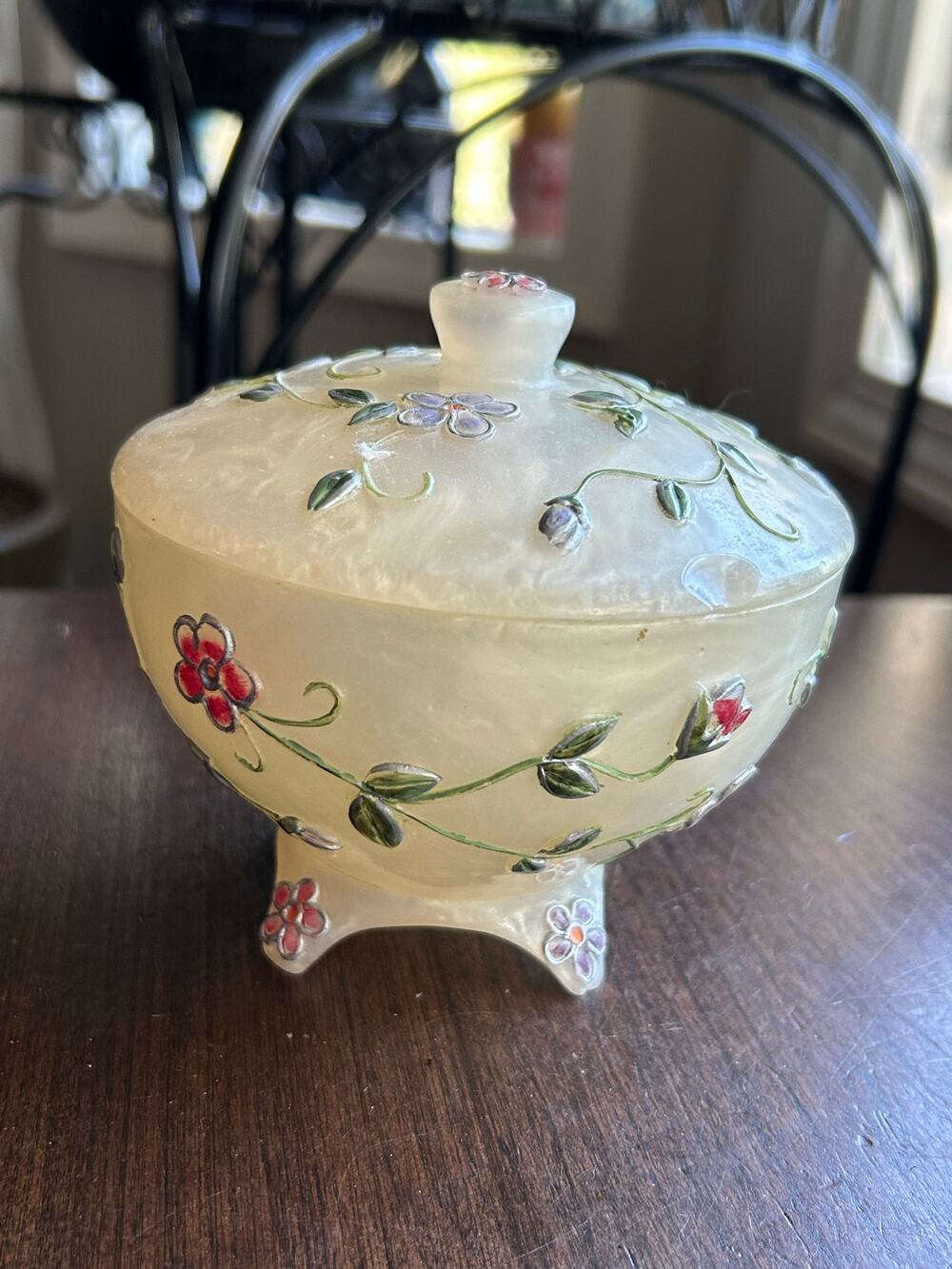 Vintage Pearl Finished Acrylic Trinket Bowl w/Lid Floral Detail